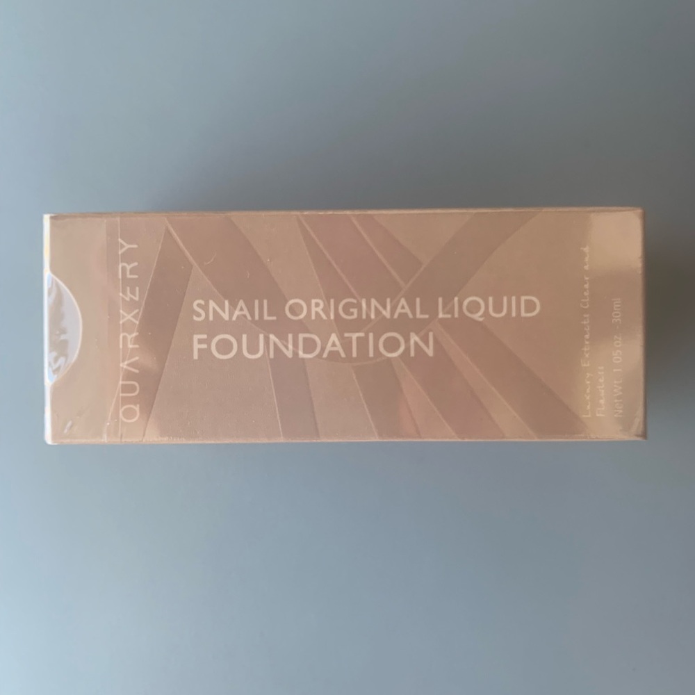 Snail Liquid Moisturizing Holding Foundation Truffle 301D NWT - Picture 2 of 9